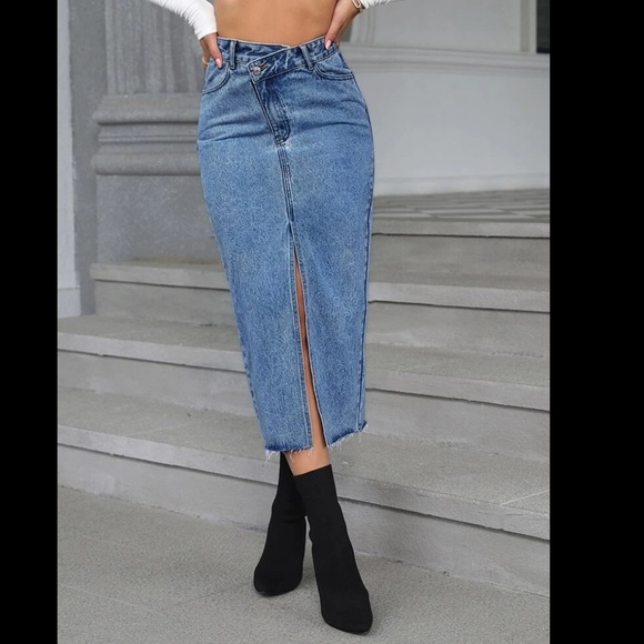 Asymmetrical Waist split thigh denim skirt Size S NEW - Picture 2 of 5